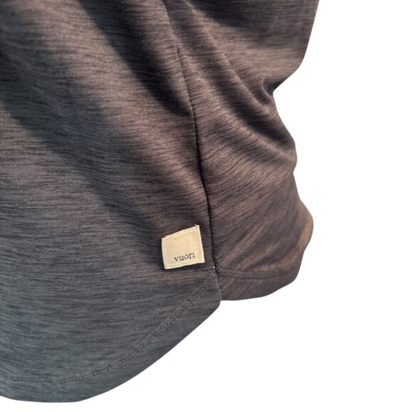 VUORI Lux Performance Pocket Tee Charcoal heather grey Size Small EUC - Picture 4 of 8